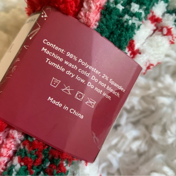 Rae Dunn Cozy Christmas Socks - 4 Pairs - Picture 4 of 6